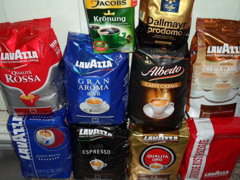 Германии купить в минске. Немецкий кофе. Немецкий кофе в зернах. Кофе молотый Германия. Кофе Lavazza Oro crema.