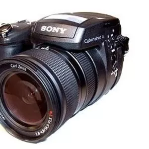 Продам профессиональный фотоаппарат Sony R 1