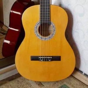 Продам новую классическую гитару для начинающих Varna Ac-39