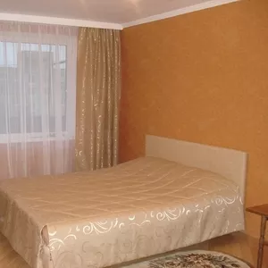 Уютная,  чистая 1-комнатная квартира на сутки в Минске,  бесплатный интернет Wi-Fi,  большая кровать,  кабельное ТВ 49 каналов,  бронирование.