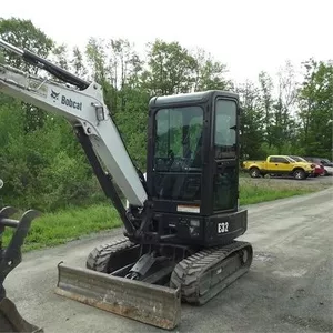 2011  Bobcat E32 