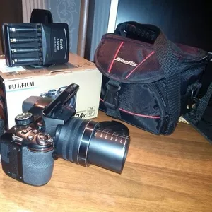Продам полупрофессиональный фотоаппарат Fujifilm s4200