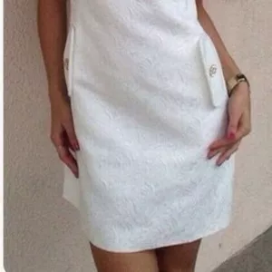 платье белое короткое