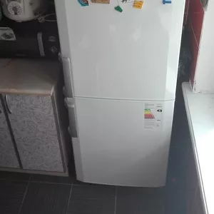 Холодильник рабочий продам недорого.
