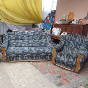 диван кровать и два кресла