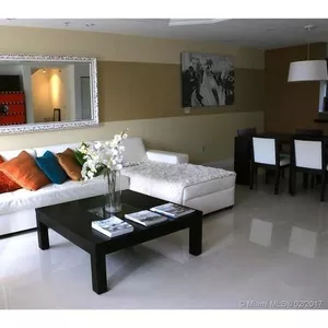Продаются Удивительные трех-уровневые апартаменты в Майами