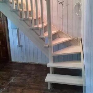 Деревянные лестницы в дом или на дачу по выгодной цене выбирайте у нас