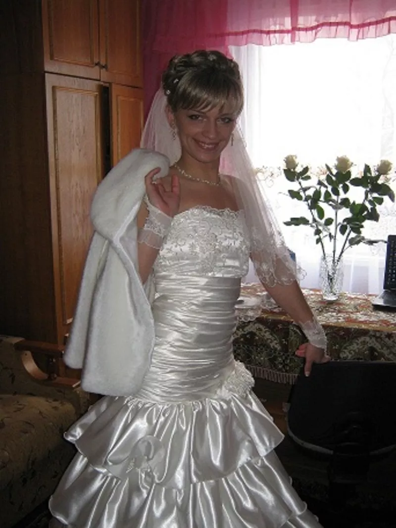 Свадебное платье,  фата,  перчатки,  сумочка (Размер: 40-44)  270$ 3