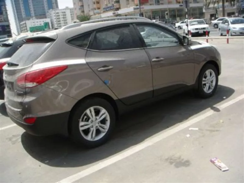 продам Hyundai Ix 35 2011 года 3