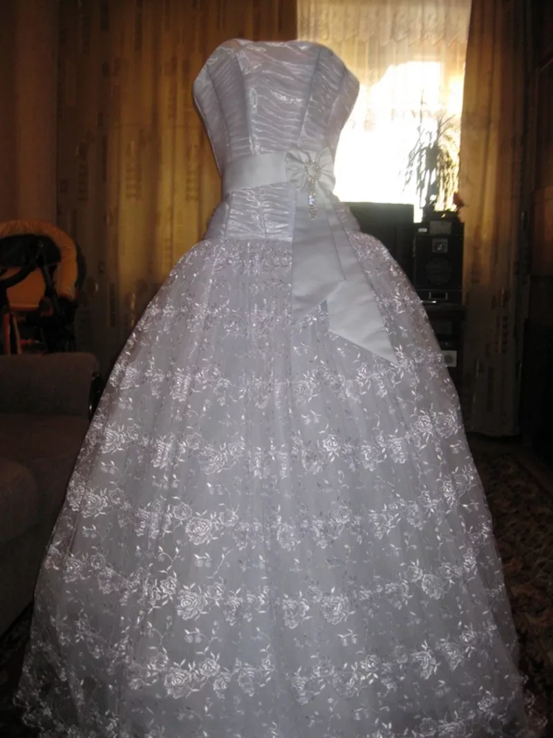 Продам свадебное платье (1 000 000р.)