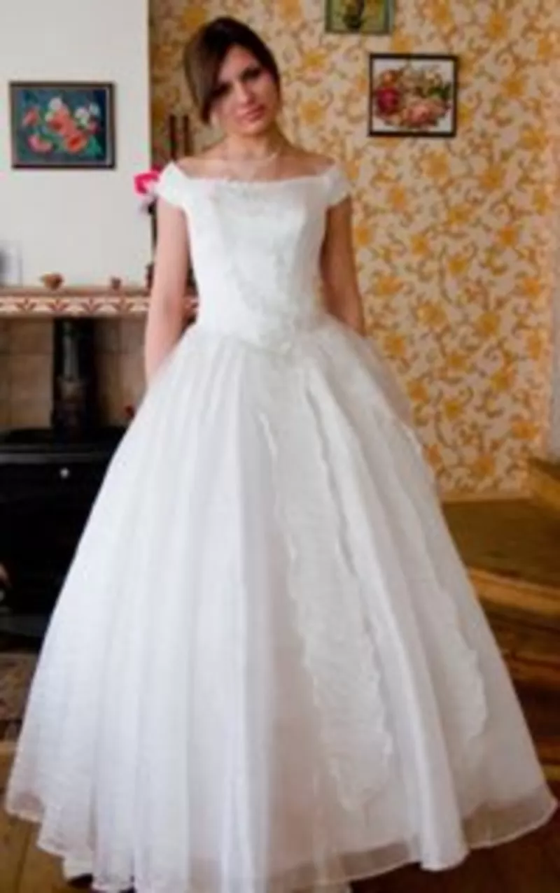 свадебные платья для невесты.фраки и смокинги жениху 13