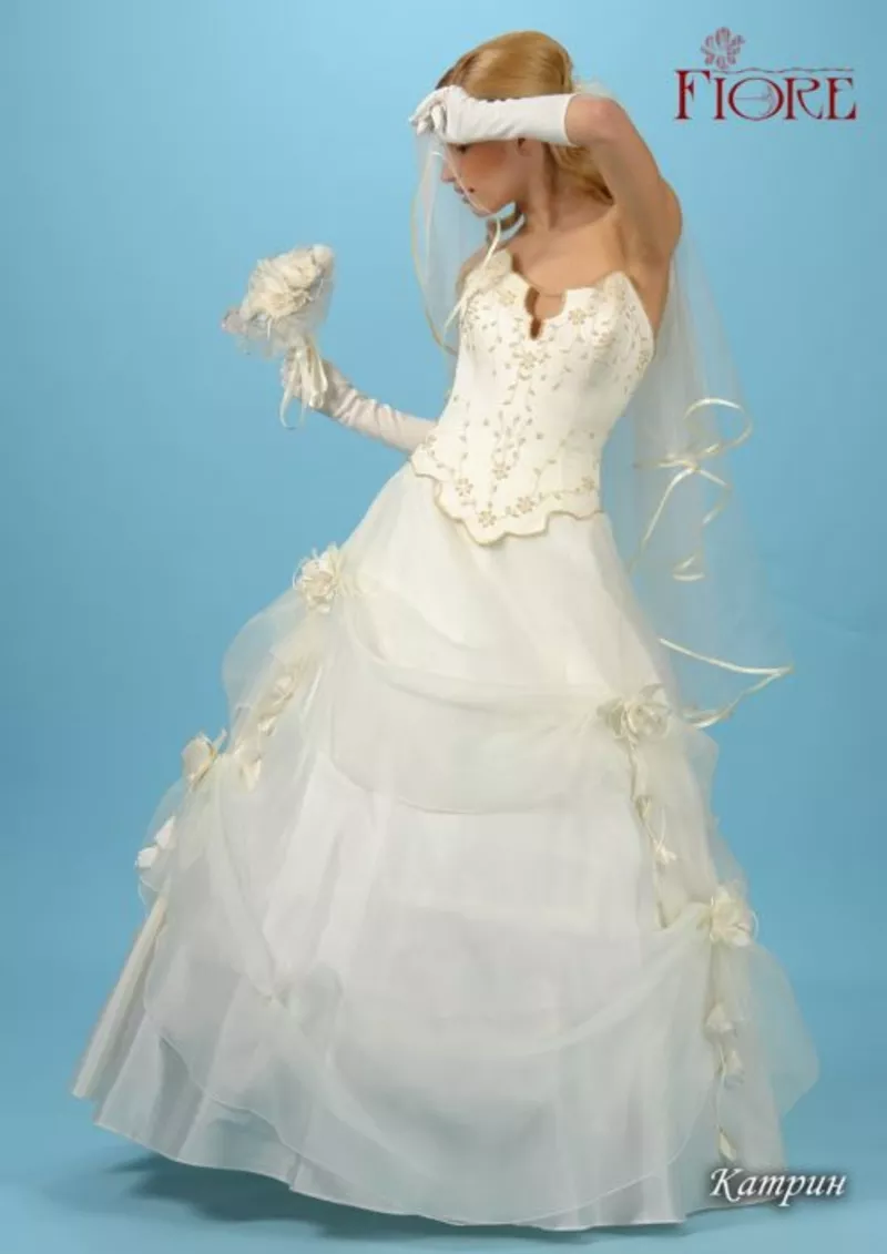 свадебные платья для невесты.фраки и смокинги жениху 27