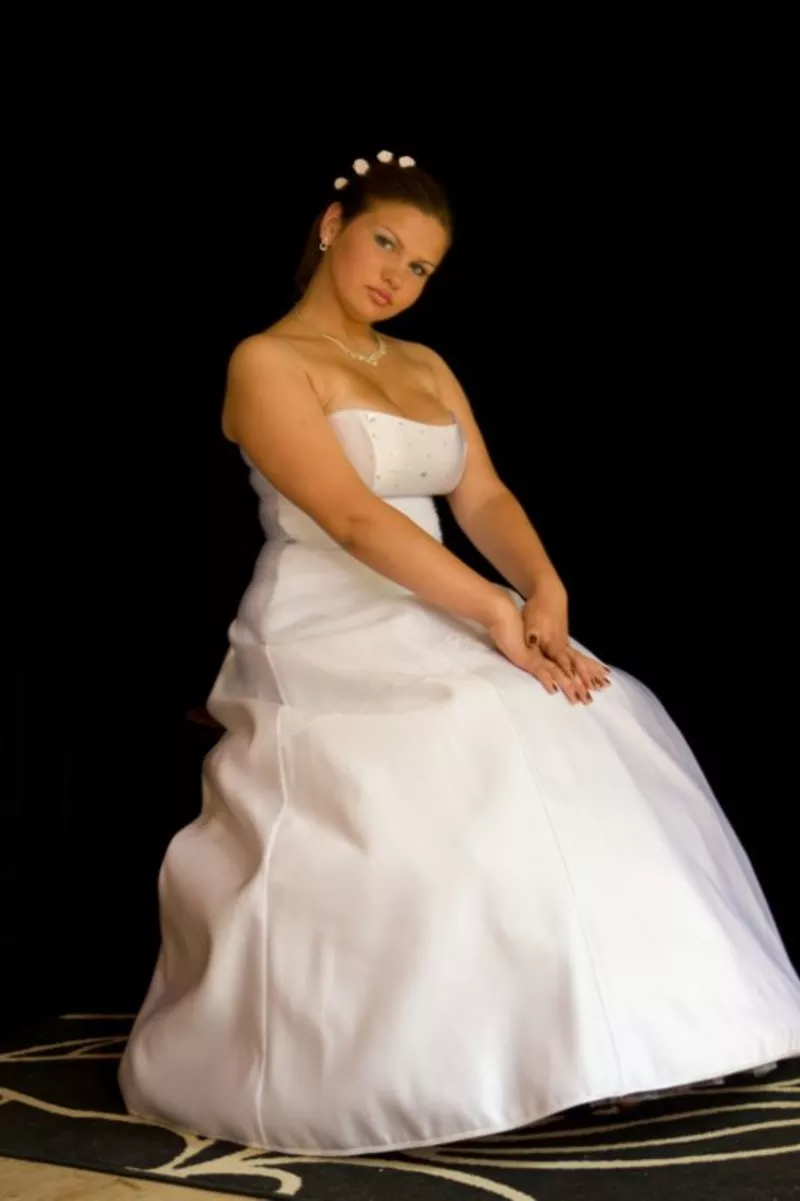 свадебные платья для невесты.фраки и смокинги жениху 56