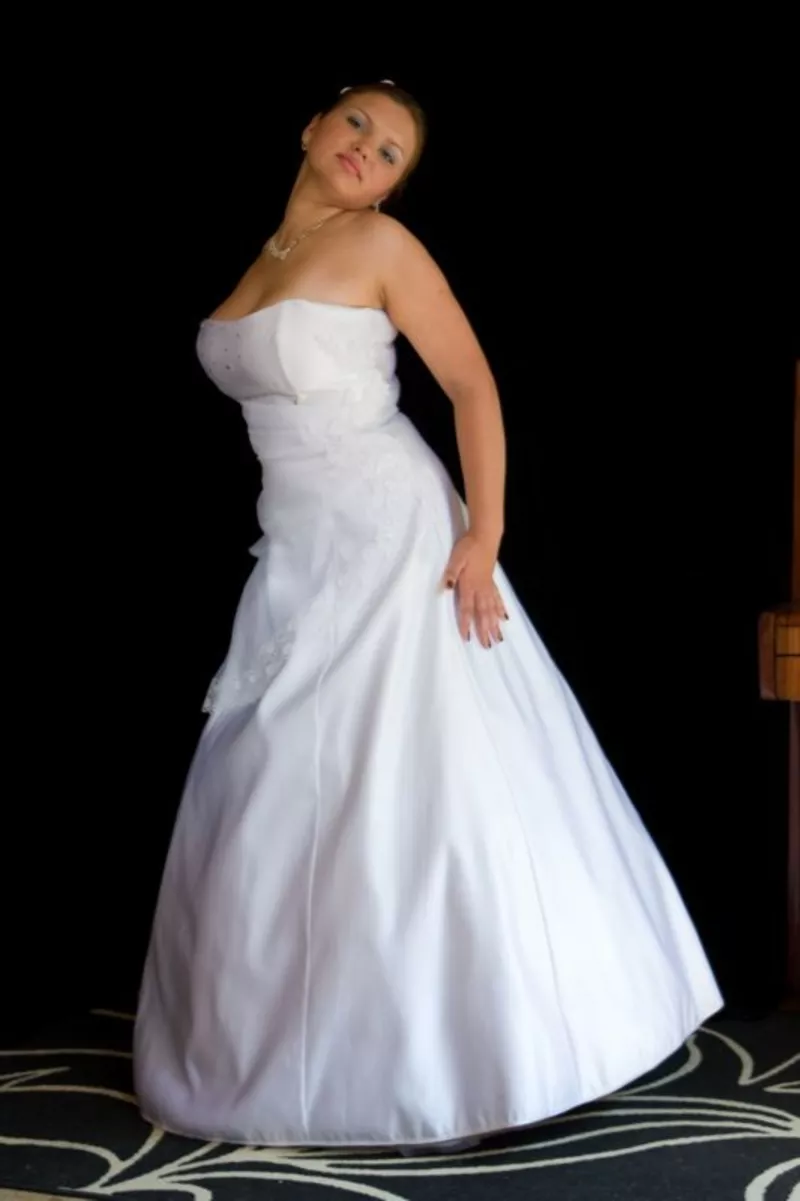 свадебное платье новое 300уе напрокат 31