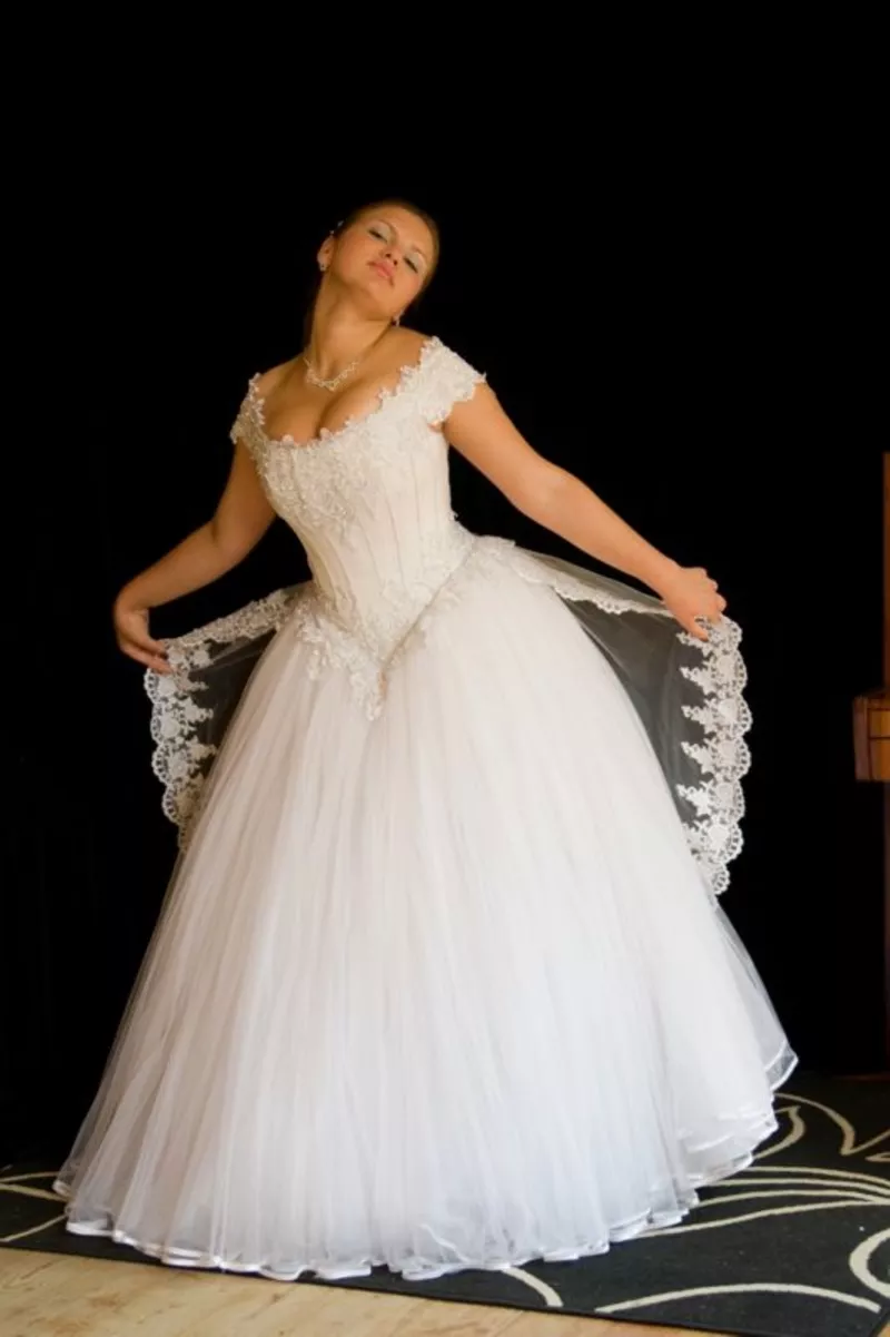свадебное платье новое 300уе напрокат 33