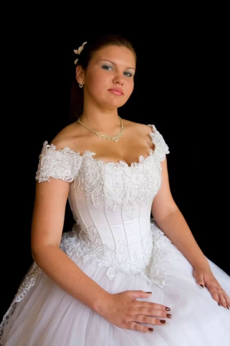 свадебное платье новое 300уе напрокат 35