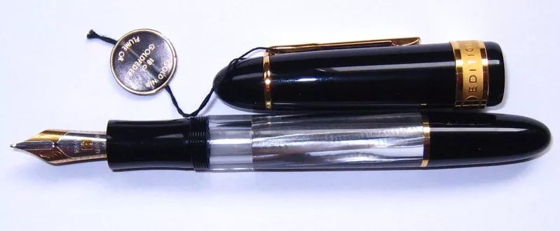 Перьевая чернильная ручка SENATOR 1088 edition с золотым пером.