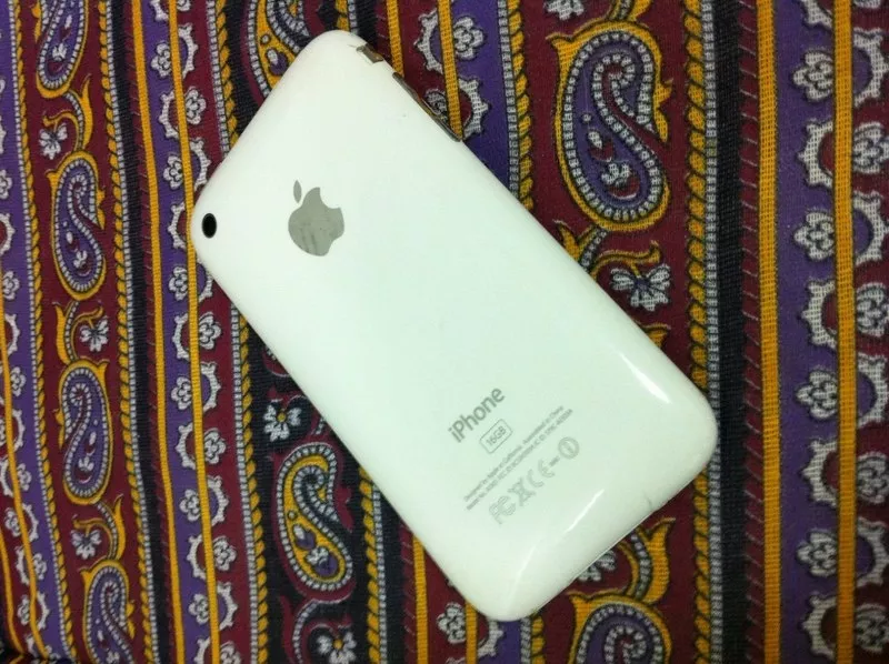 Продам iPhone 3Gs 16 gb White Neverlock,  полный комплект,  б/у 2