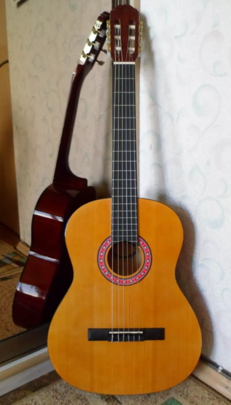 Продам классическую гитару Praga Cg-1 новая