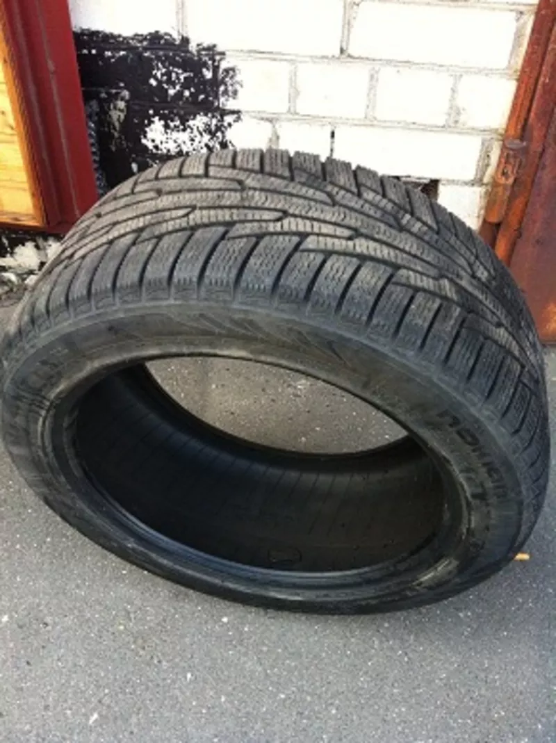 Nokian Kahhapelita R 245/45/R17