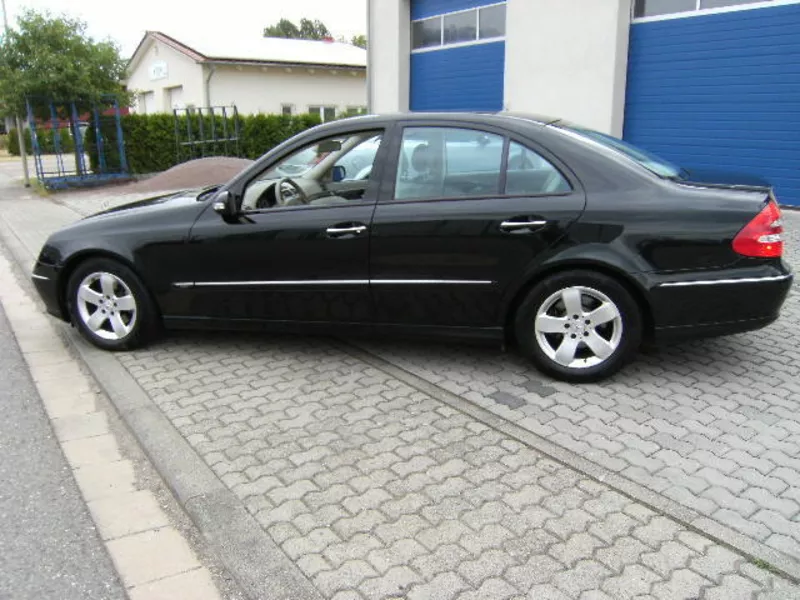 2005 Mercedes-Benz E220 2