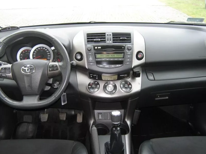 Toyota RAV4, 2009  4