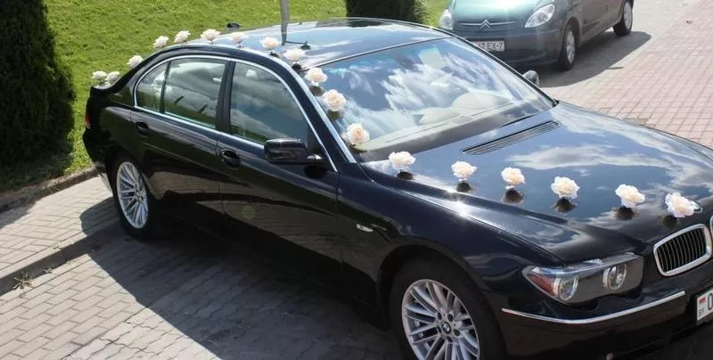 Свадебные украшения на авто в Минске. Букеты,  бантики на ручки,  цветы. 5