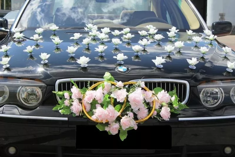 Свадебные украшения на авто в Минске. Букеты,  бантики на ручки,  цветы. 9