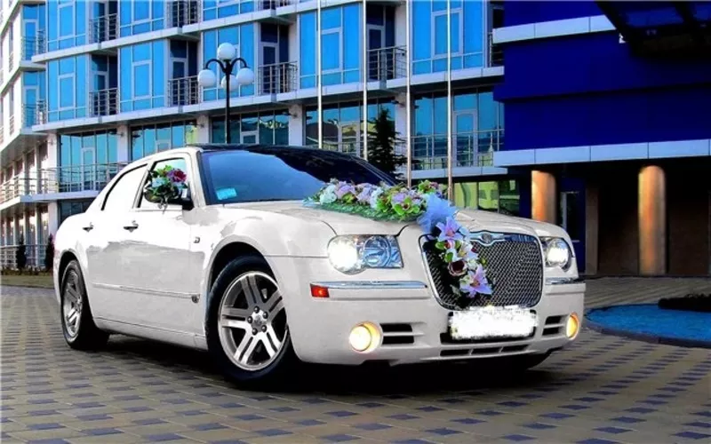 Свадебный кортеж Chrysler 300C в наличии черные и белые авто . Микроав
