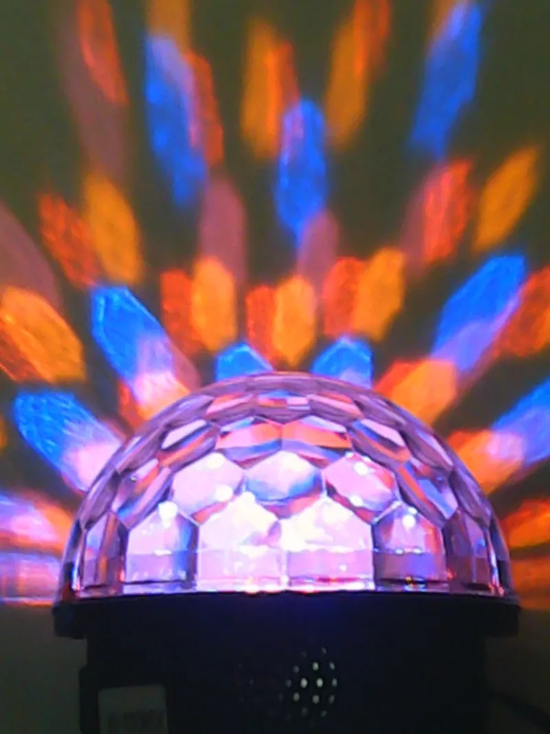 Цветомузыка для активного отдыха LED Magic Ball Light  3