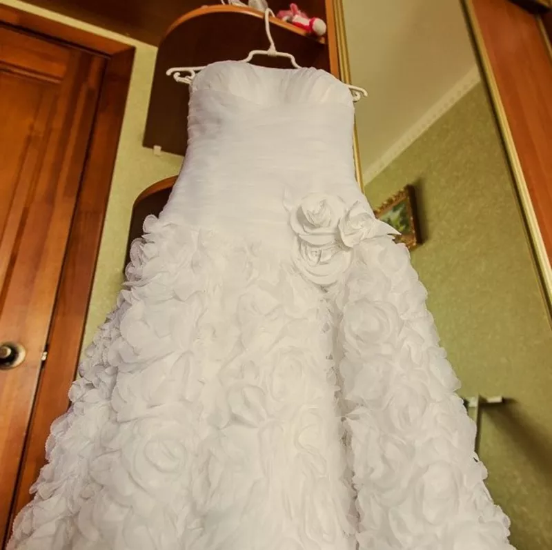 Шикарное свадебное платье 4