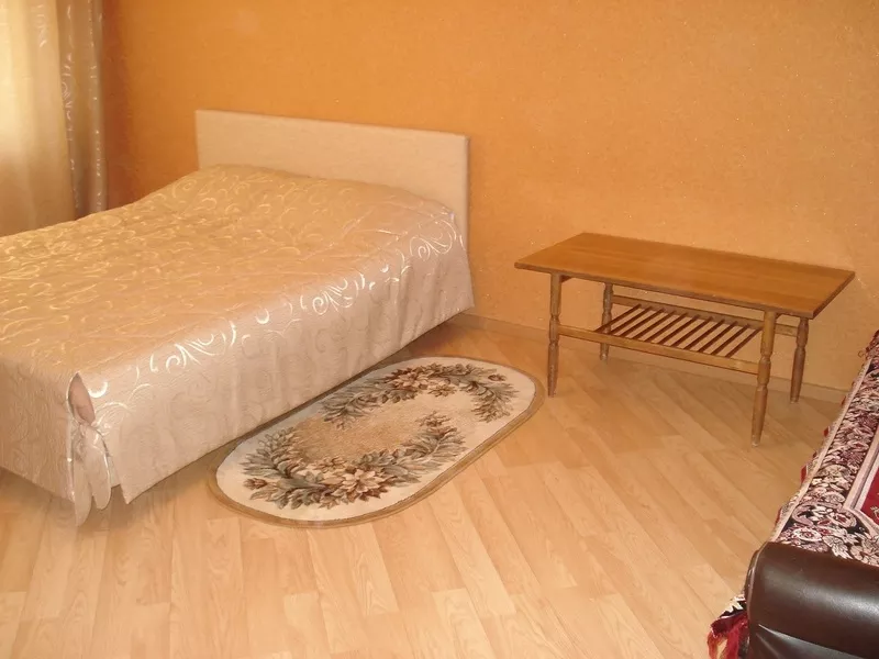 Уютная,  чистая 1-комнатная квартира на сутки в Минске,  бесплатный интернет Wi-Fi,  большая кровать,  кабельное ТВ 49 каналов,  бронирование. 3