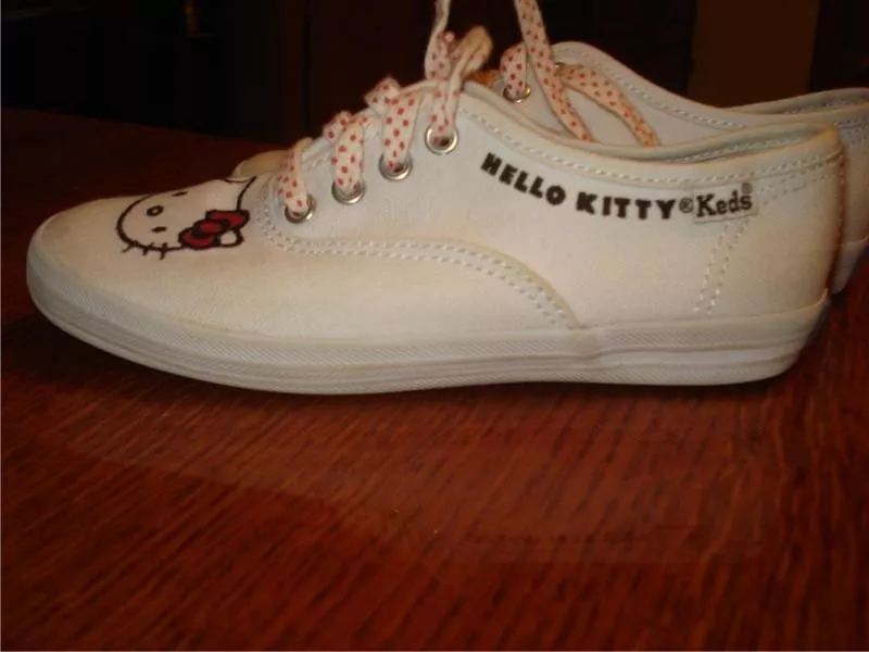 Спорт. обувь для девочки,  30 размер: Hello Kitty.  2