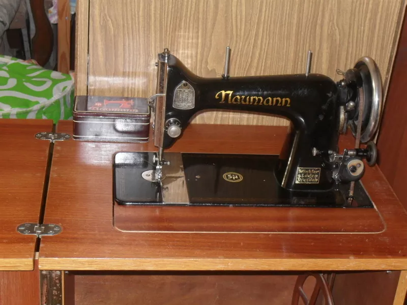 Продается немемецкая швейная машинка Naumann 2