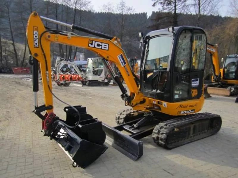 2012  JCB 8030 