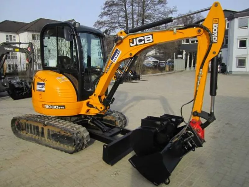 2012  JCB 8030  2