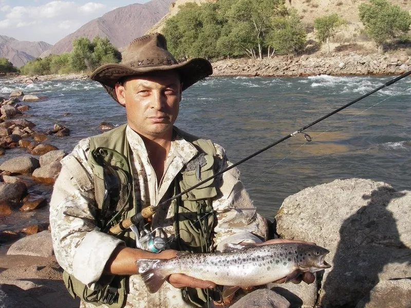 Рыбалка в горных реках Киргизии.