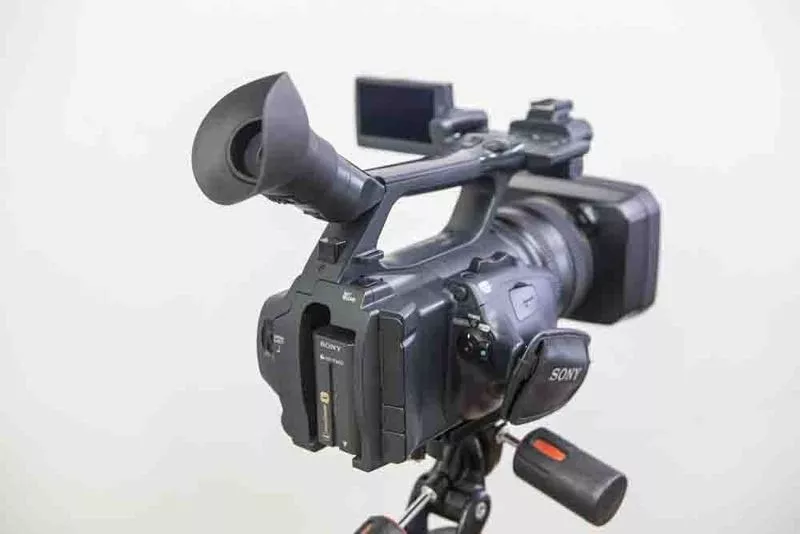 Видеокамера Sony HDR-FX1000E 4