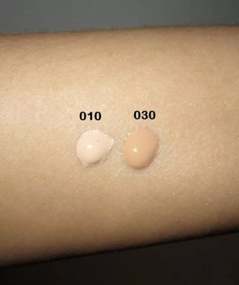 Dior Diorskin Nude  Тональный крем с эффектом обнаженной кожи 2