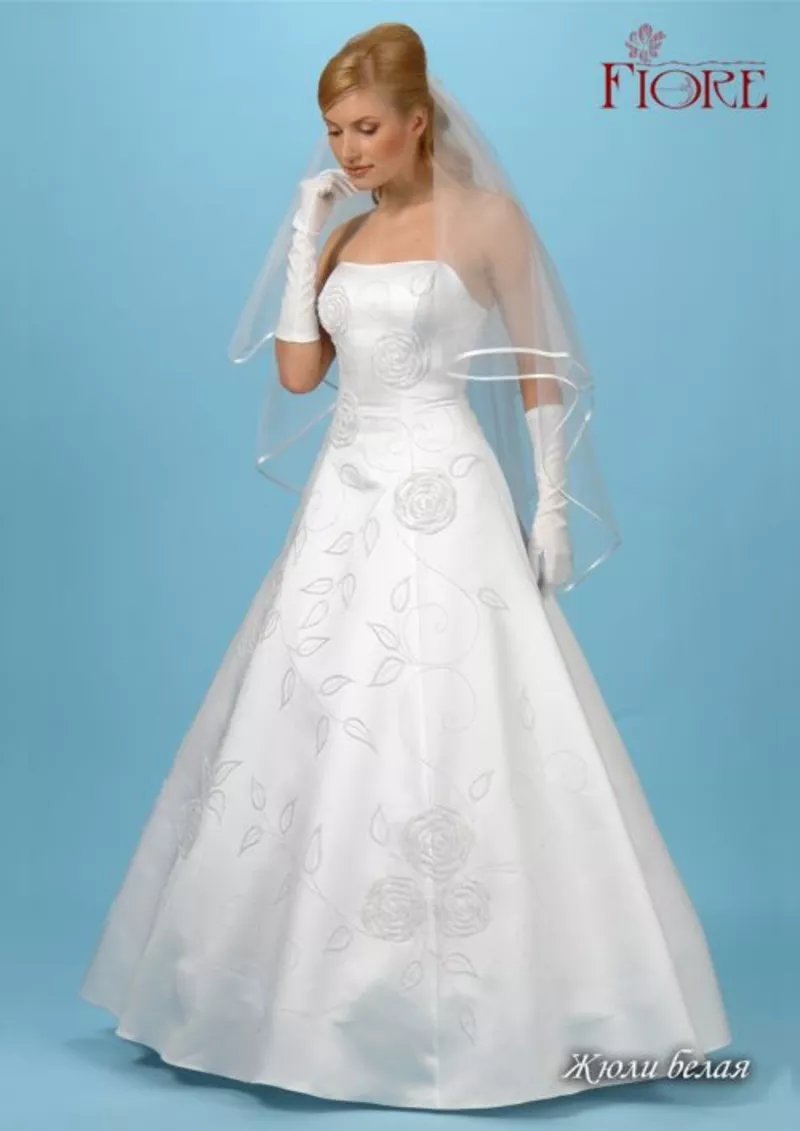свадебные наряды -невесте платья, костюмы, фраки жениху 9