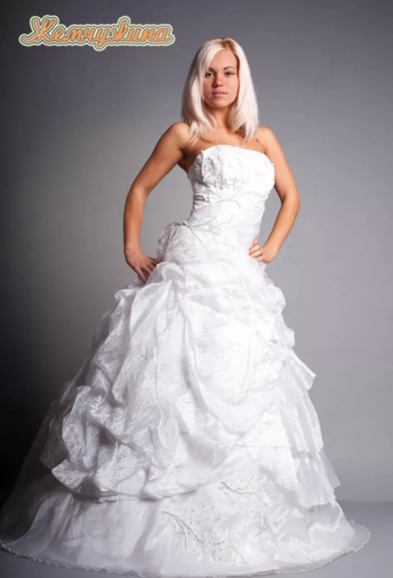 свадебные наряды -невесте платья, костюмы, фраки жениху 23