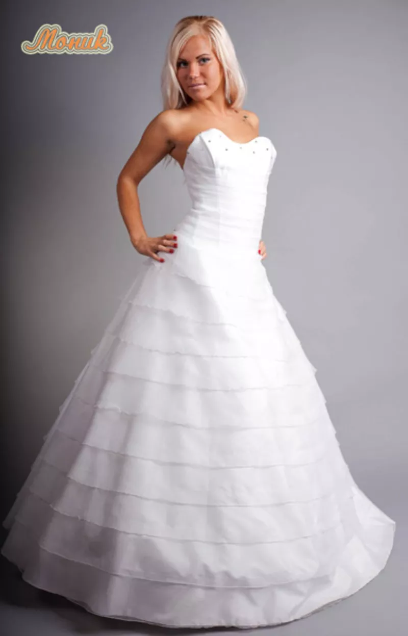 свадебные наряды -невесте платья, костюмы, фраки жениху 27