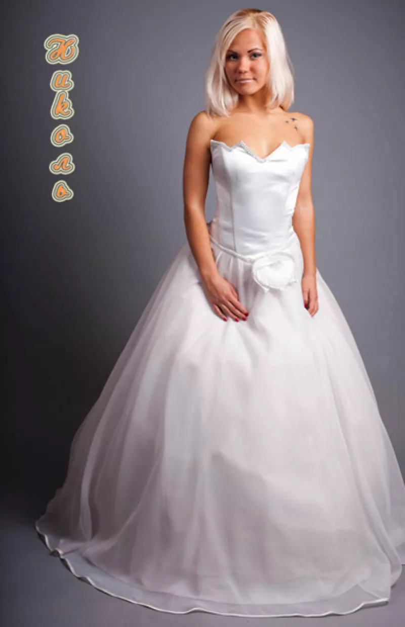 свадебные наряды -невесте платья, костюмы, фраки жениху 46
