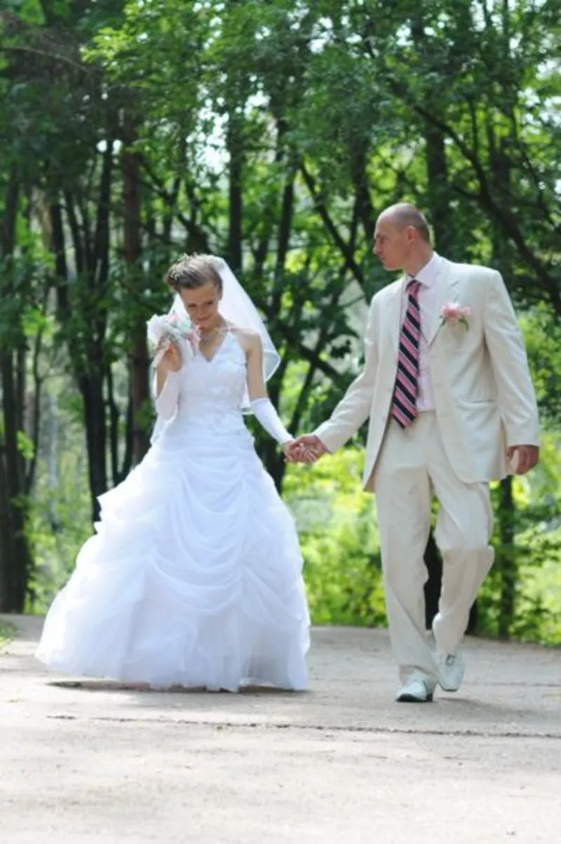 свадебные наряды -невесте платья, костюмы, фраки жениху 63