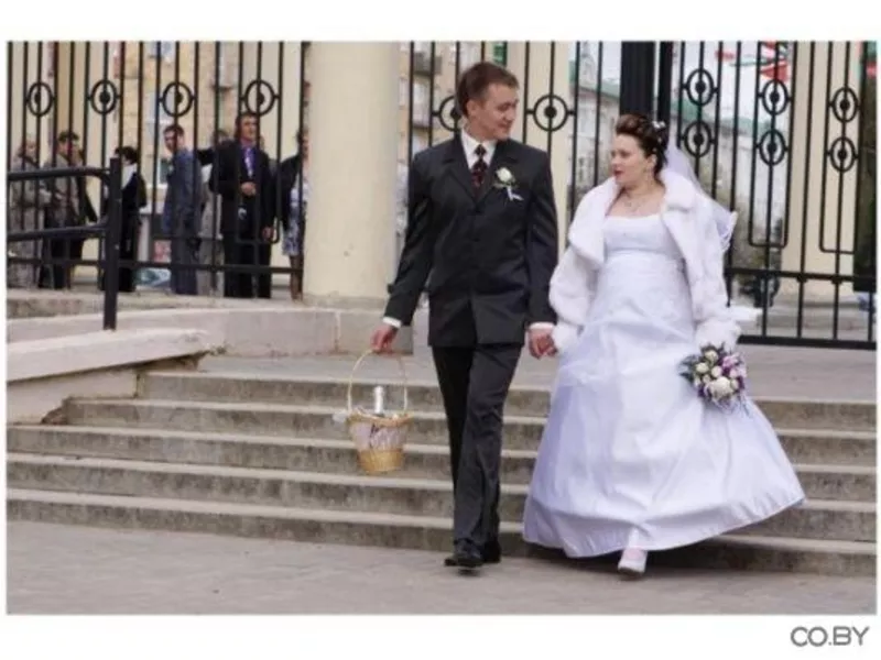 свадебные наряды -невесте платья, костюмы, фраки жениху 75
