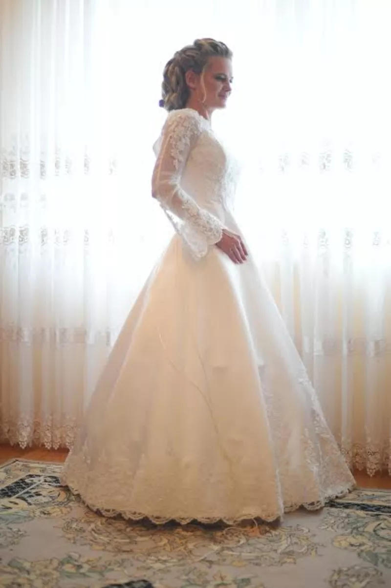 свадебные наряды -невесте платья, костюмы, фраки жениху 76