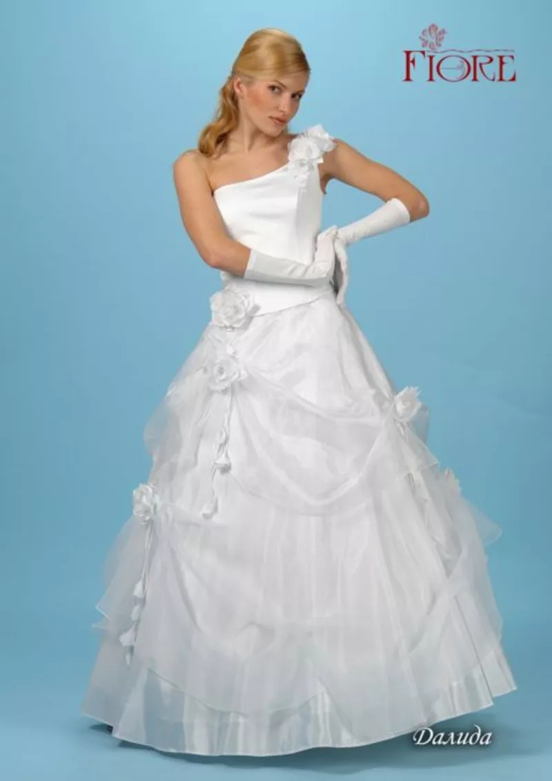 свадебные наряды к бракосочетанию-платье невесте, смокинг.костюм жениху 22