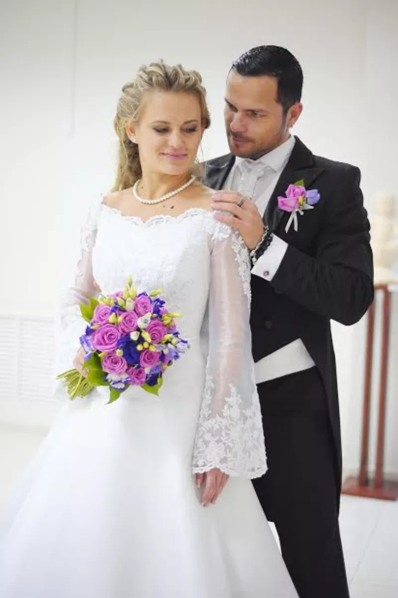 свадебные платья невесте и костюм, фрак жениху 12
