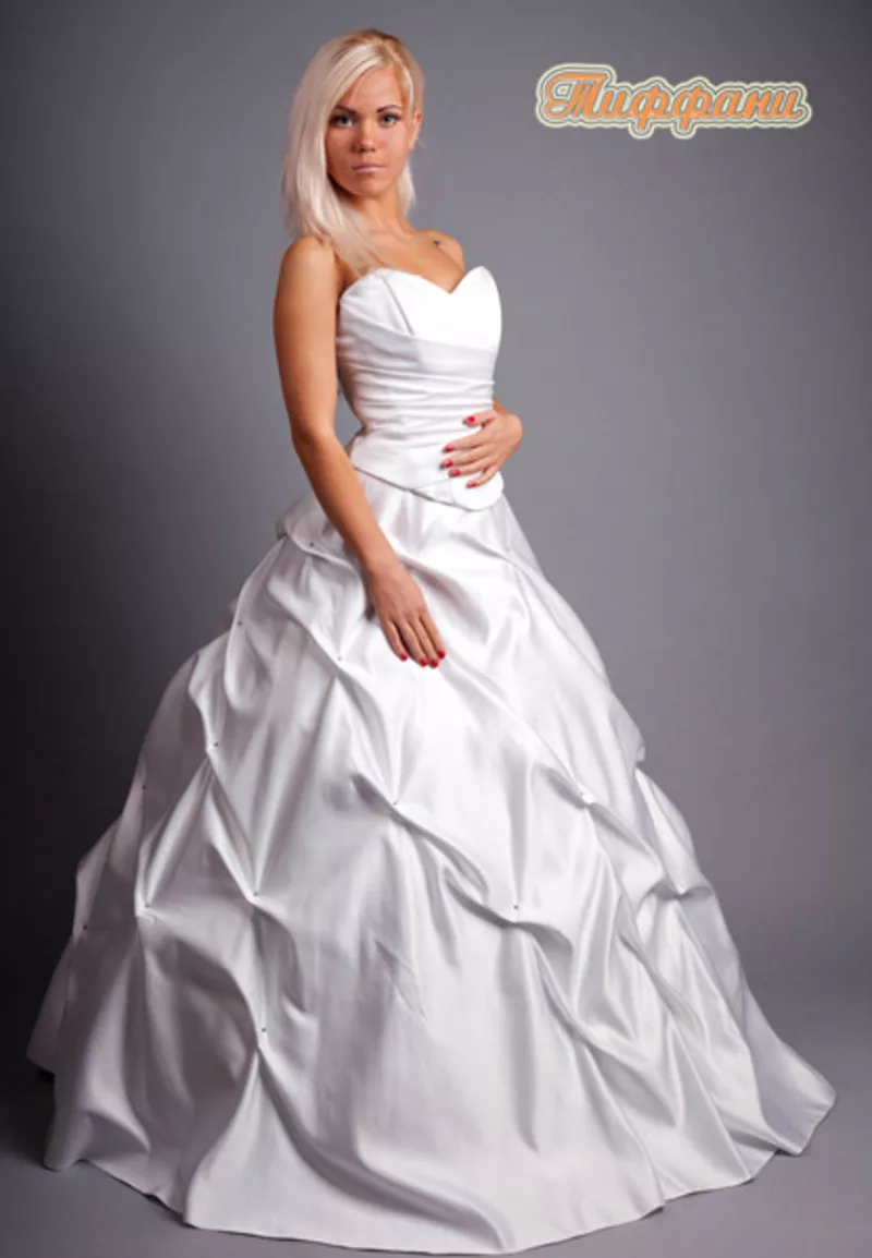 свадебные платья невесте и костюм, фрак жениху 107