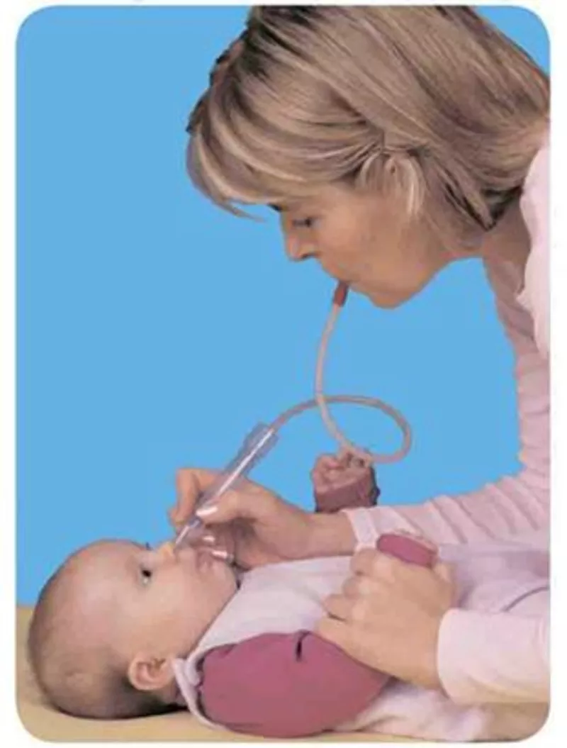 Как высасывать сопли аспиратором. Для чистки носа новорожденному. Электроотсос для носа детский. Отсасывание слизи у новорожденных. Для чистки носа у детей.
